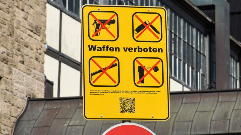 Neuer Sicherheitsstreit in Berlin: Waffenverbot für U-Bahnen