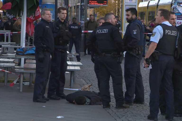 Polizei ermittelt nach brutalen Angriffen auf Alexanderplatz
