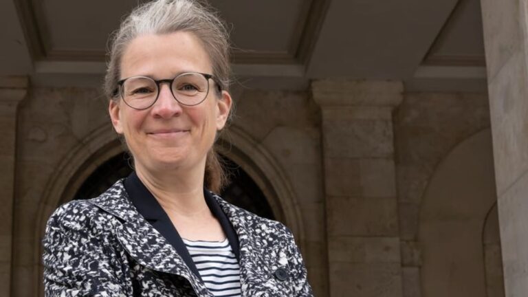 Eine radikale Linke in das Bundesverfassungsgericht? Ann-Katrin Kaufhold – eine Bedrohung für die deutsche Demokratie!