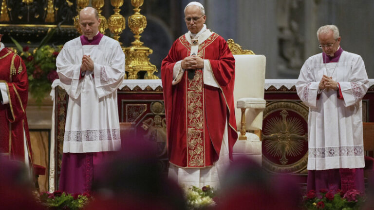 Klimawahn im Vatikan: Papst Leo segnet Eisblock und verfällt in Klima-Glaubenskrisen