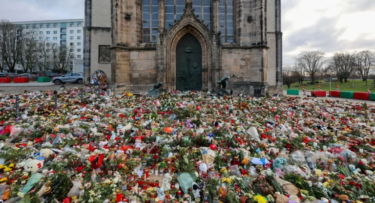 Erschütternde Gedenkveranstaltung in Magdeburg: Merz wird mit Hau-ab-Rufen empfangen
