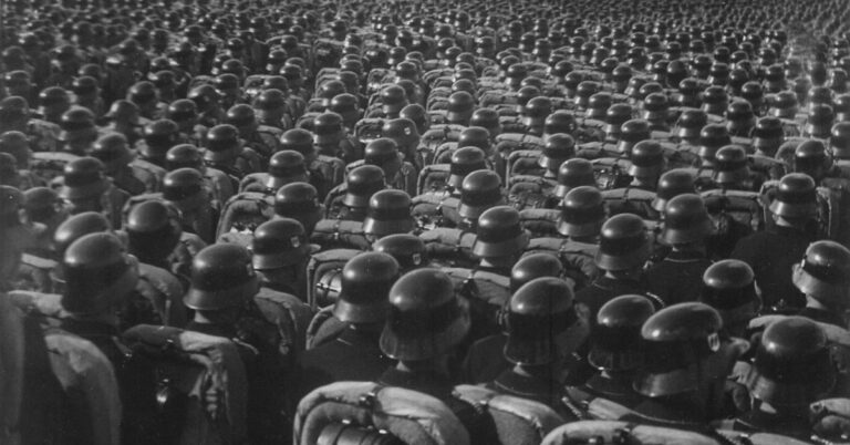 Militärische Diktatur und gesellschaftliche Zerfallserscheinungen