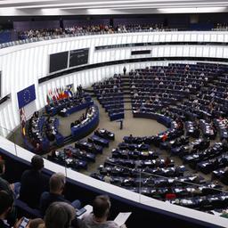 EU-Parlament stürzt die „Brandmauer“ – neue Abschieberegeln im Streit um EU-Demokratie