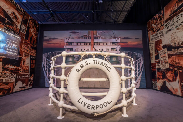 Titanic im Plenarsaal: Die EU feiert mit Statisten und verlorenem Mut