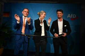 Gebete statt Wirklichkeit – Wie die Kirchen die AfD in den Schatten stellen