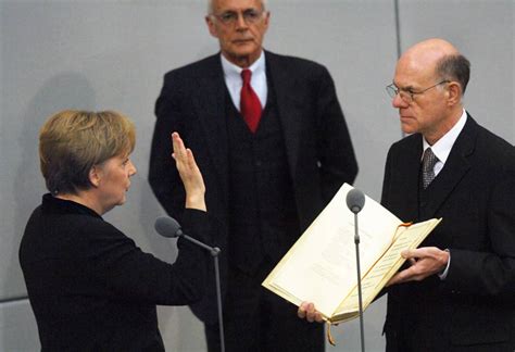 Deutschland im Abgrund: Warum Merkels 16 Jahre Regierung die Wirtschaft zerstörten