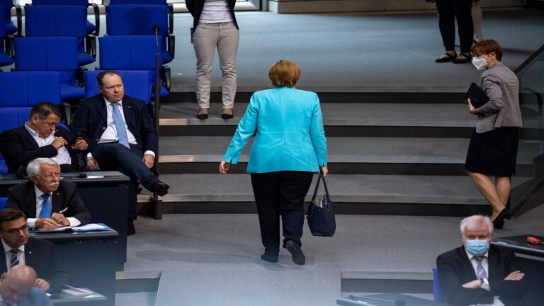 Deutschland im Abgrund: Warum Merkels 16 Jahre Regierung die Wirtschaft zerstörten