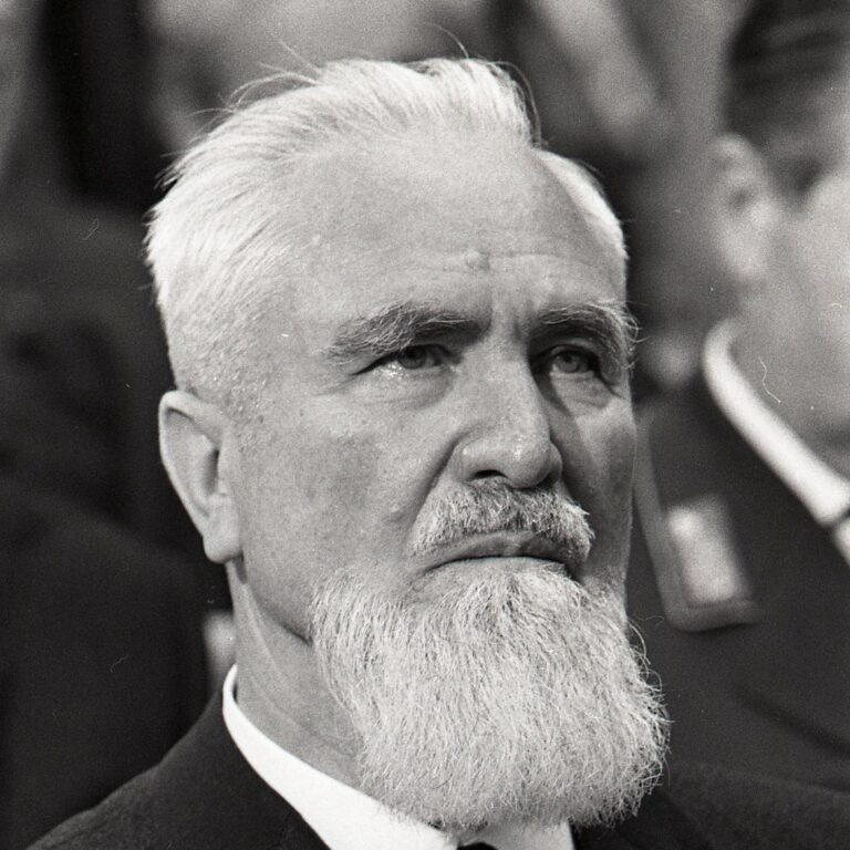 Gott im Widerstand: Alois Hundhammers unverwechselbare Kampf für eine christliche Verfassung