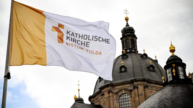 Gewissensfrage statt Kirchenaustritt: Katholiken stehen vor einer Entscheidung