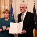 Angela Merkels Schuldverschiebung: Warum Bill Gates plötzlich die deutsche Corona-Politik verantwortlich macht