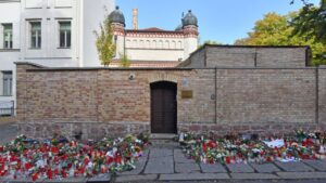 Halle-Synagoge: AfD-Vizepräsident wird von Rechten aus dem Gedenken vertrieben